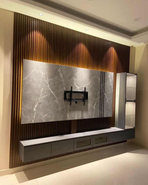 CUSTOM MADE TV TV Utech